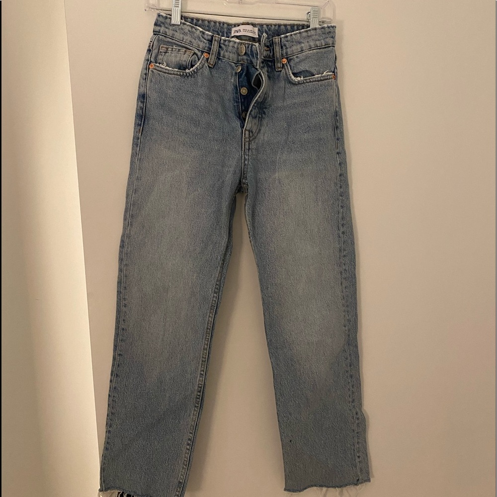 Light wash Zara jeans!